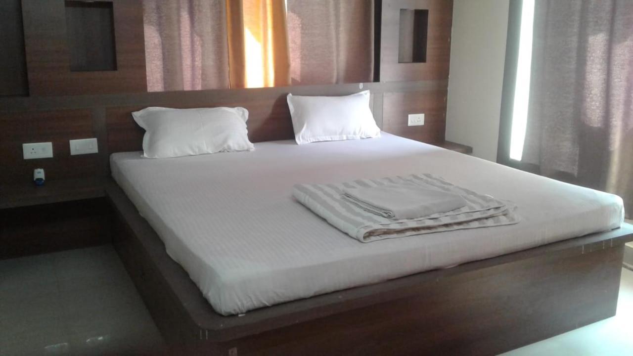 Wekare Sea Sight Service Apartments Puri Exterior photo